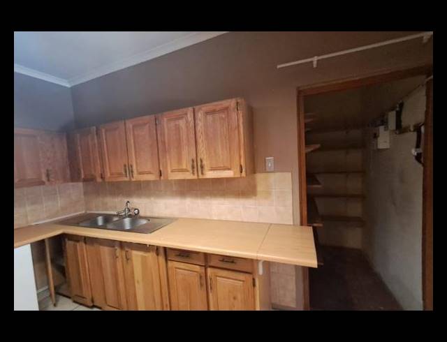 3 BEDROOM HOUSE FOR SALE IN MOUNTAIN VIEW
